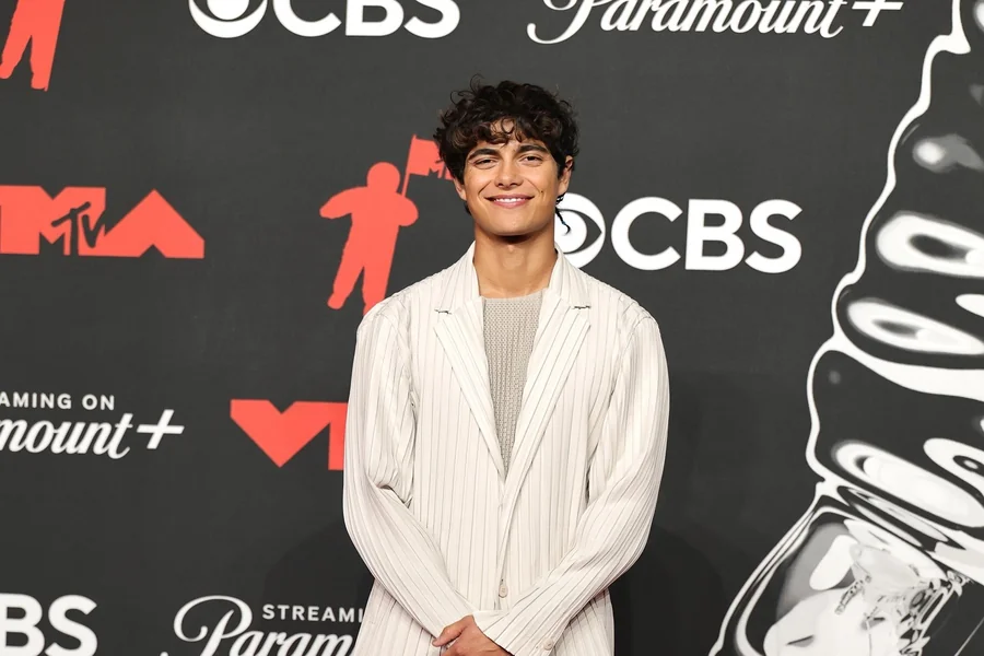 Benoftheweek performing a surreal comedic bit with exaggerated expression and playful timing