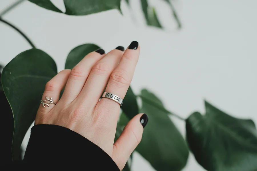 Dark Winter Nails That Are Taking Over Every Fashion Feed