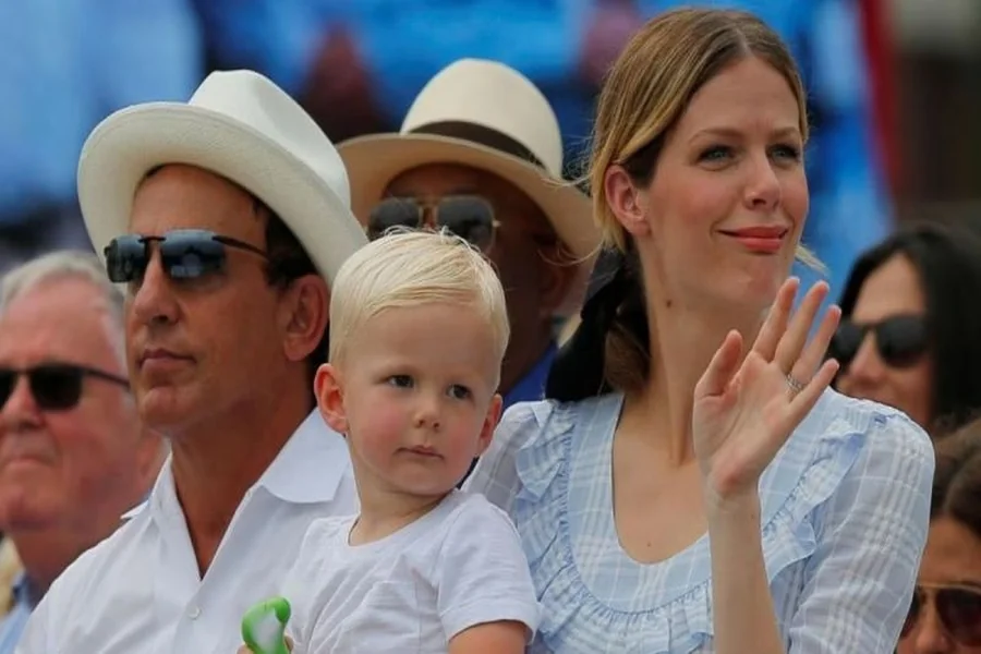 Abstract image of a search bar overlaid on a simple family tree, symbolizing a quiet public presence connected to a well known surname.