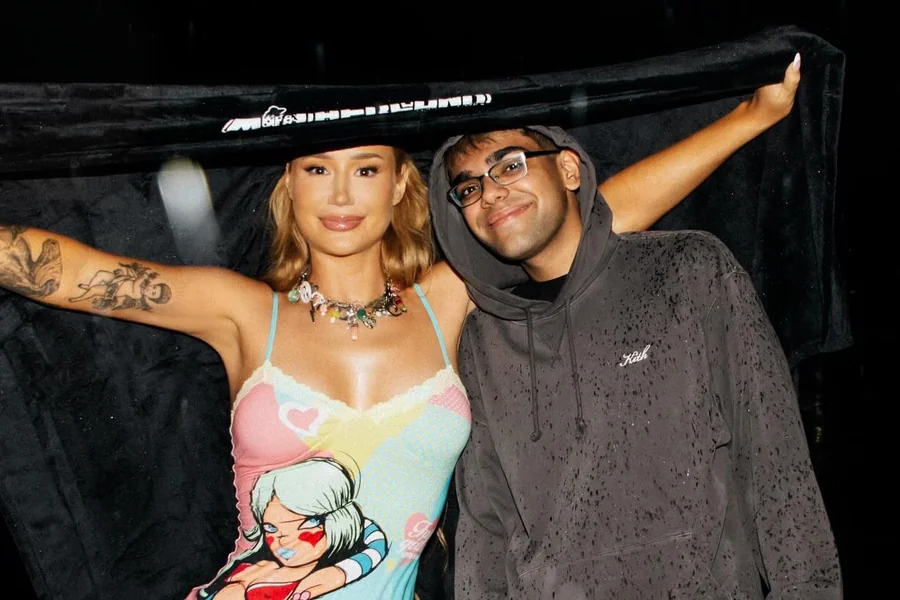 N3ON, also known as Rangesh Mutama, livestreaming from a gaming setup with expressive reactions and a bright on-screen overlay