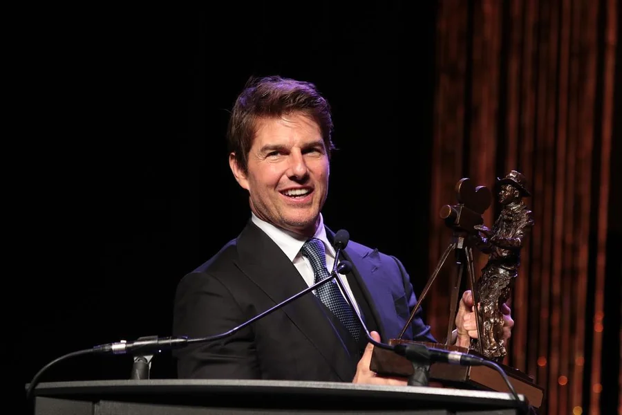 Tom Cruise’s Height, The Clear Answer Behind the Big Screen Illusion