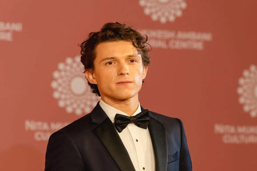 Tom Holland’s Height Shows Superheroes Come in All Sizes