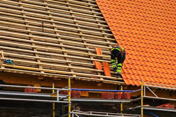 How Roof Replacement Helps Prevent Water Damage